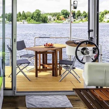 Houseboat Auf Der Dahme, Koenigs-Wusterhausen *